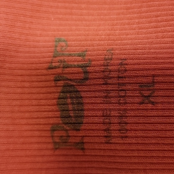 Pout Shirt woman's size XL - Picture 12 of 12